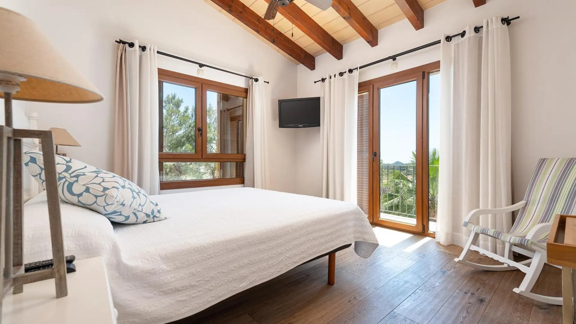 Finca Es Foners En Felanitx Con Piscina Y Jacuzzis En Suite