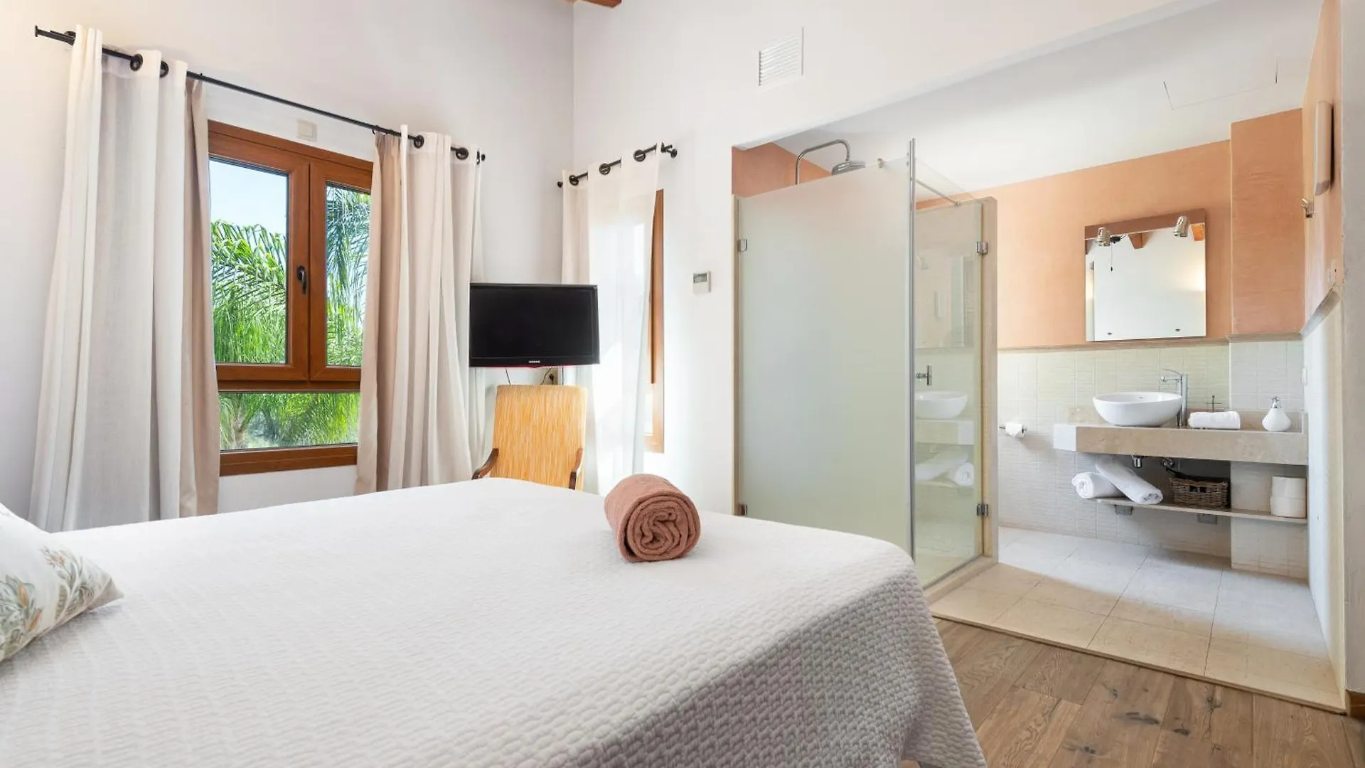 Finca Es Foners En Felanitx Con Piscina Y Jacuzzis En Suite 0*,  Ισπανία