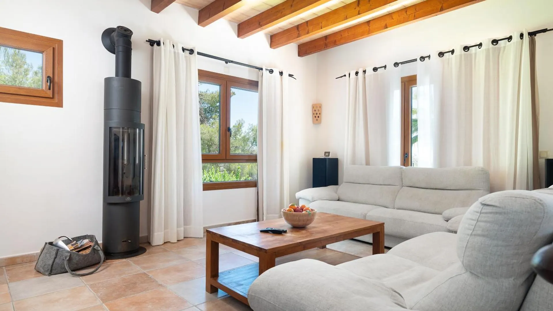 Finca Es Foners En Felanitx Con Piscina Y Jacuzzis En Suite