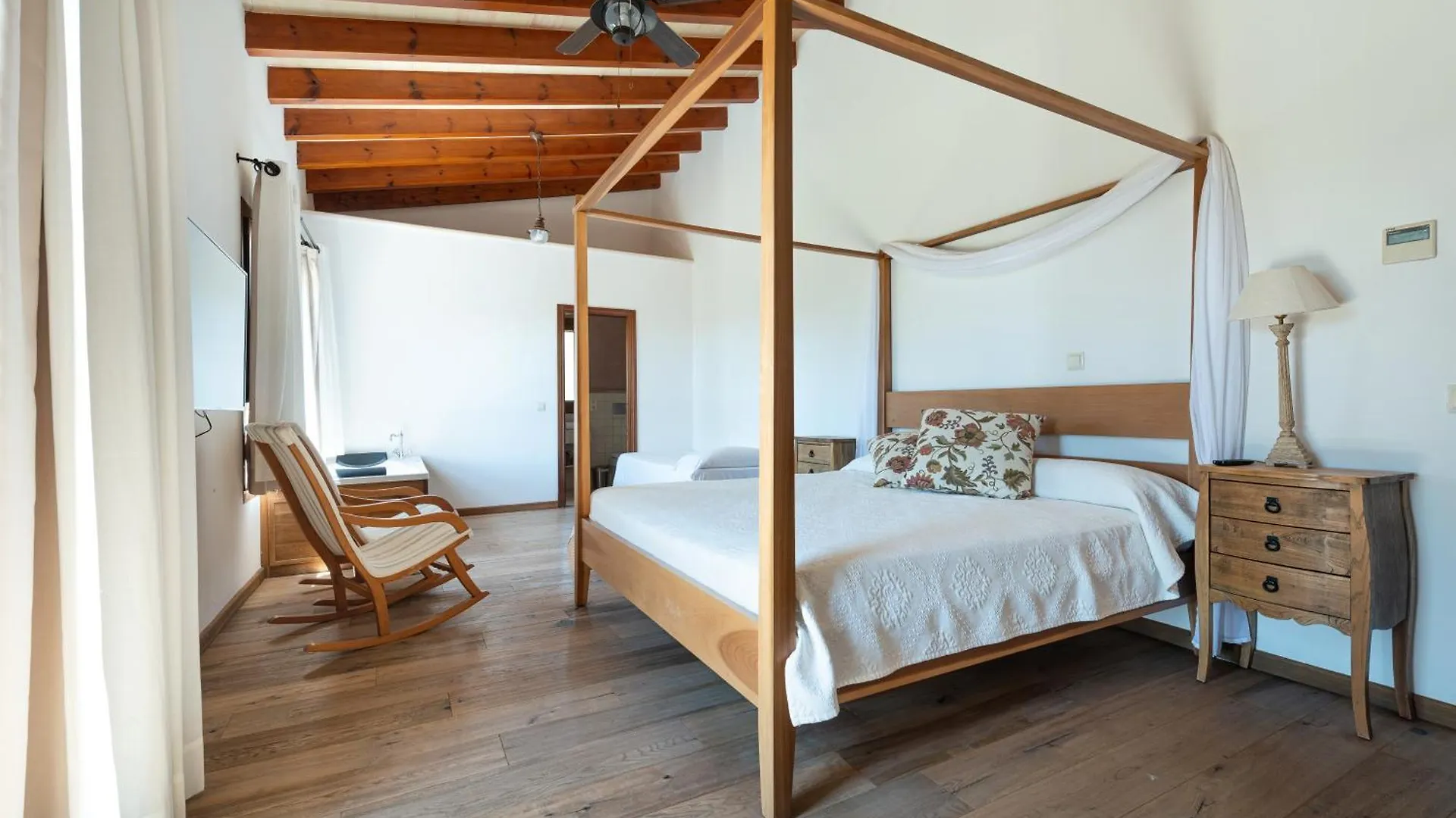 别墅 Finca Es Foners En Felanitx Con Piscina Y Jacuzzis En Suite